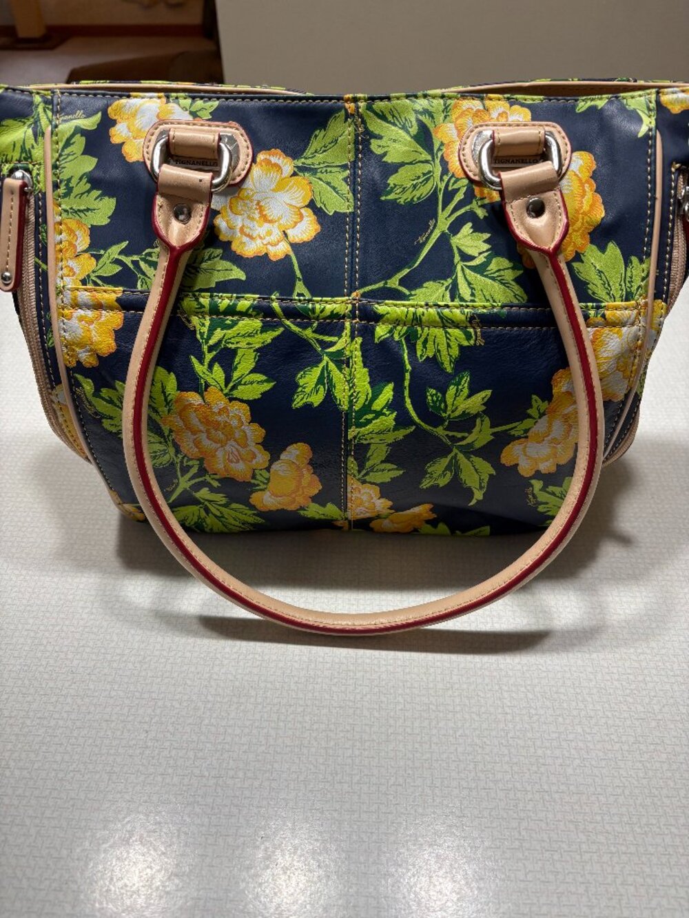 NWOT Gorgeous Tignanello Leather Tote in Foral Print with many pockets